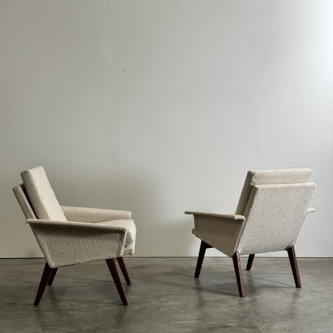 objet-vagabond-vintage-armchairs20002