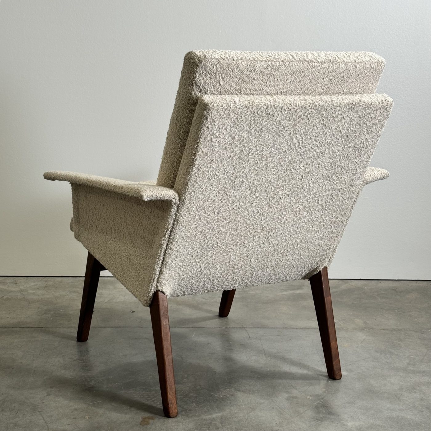 objet-vagabond-vintage-armchairs20003