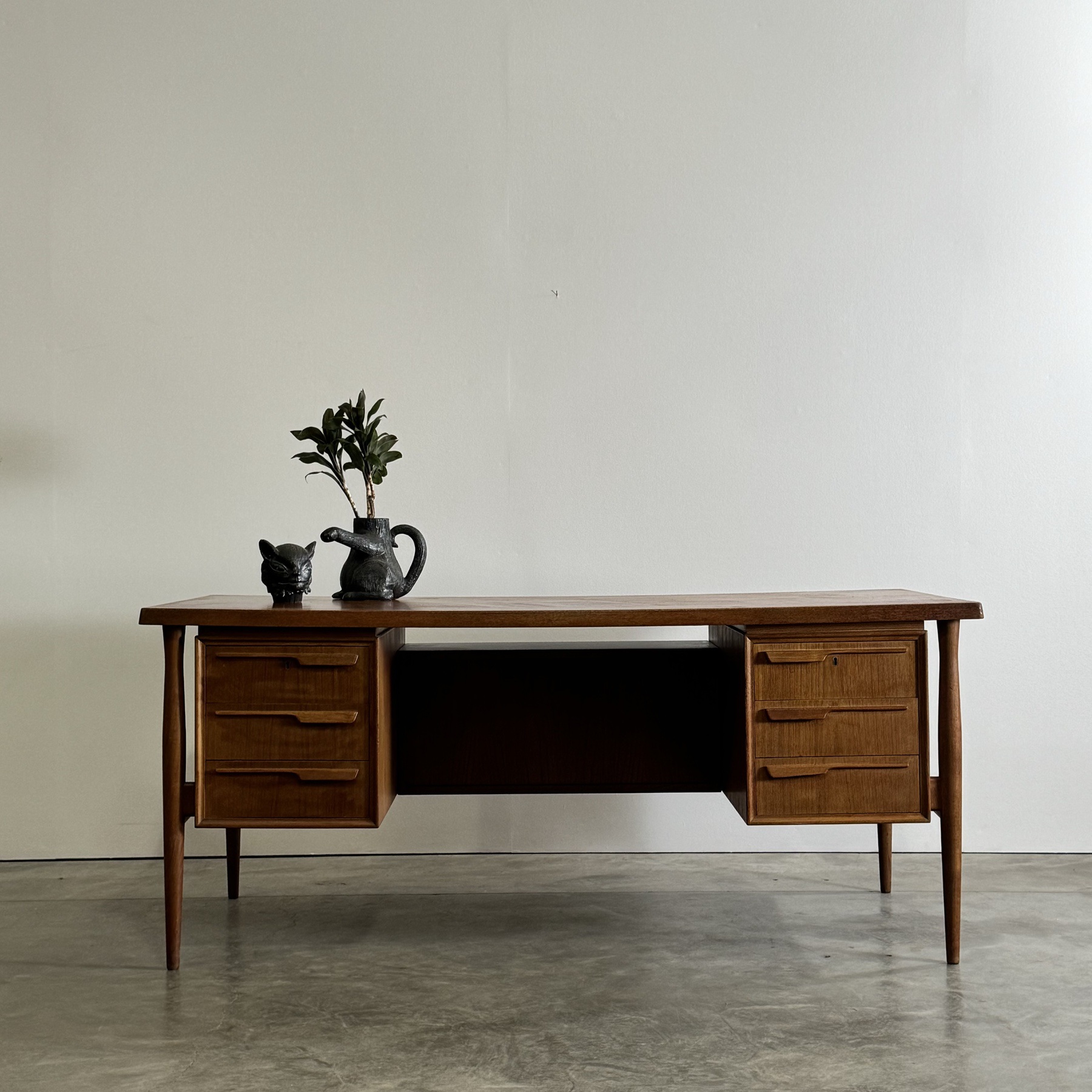 objet-vagabond-vintage-desk0006