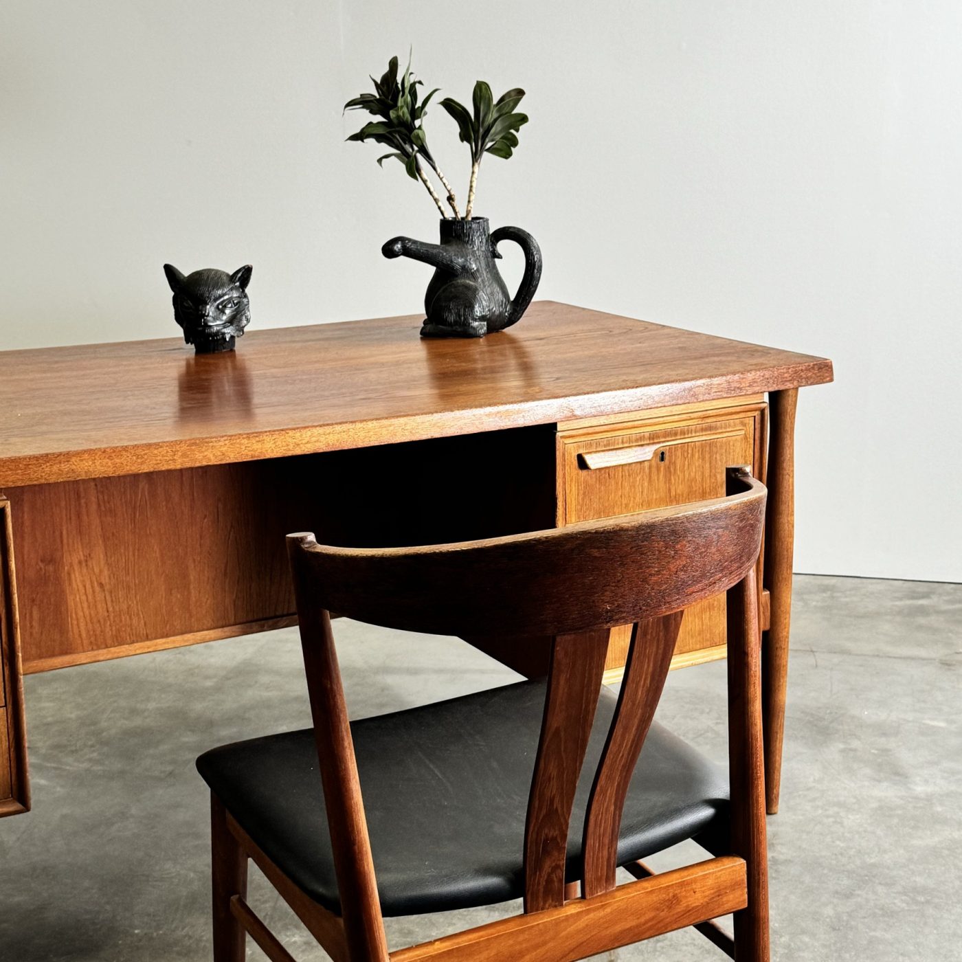 objet-vagabond-vintage-desk0007