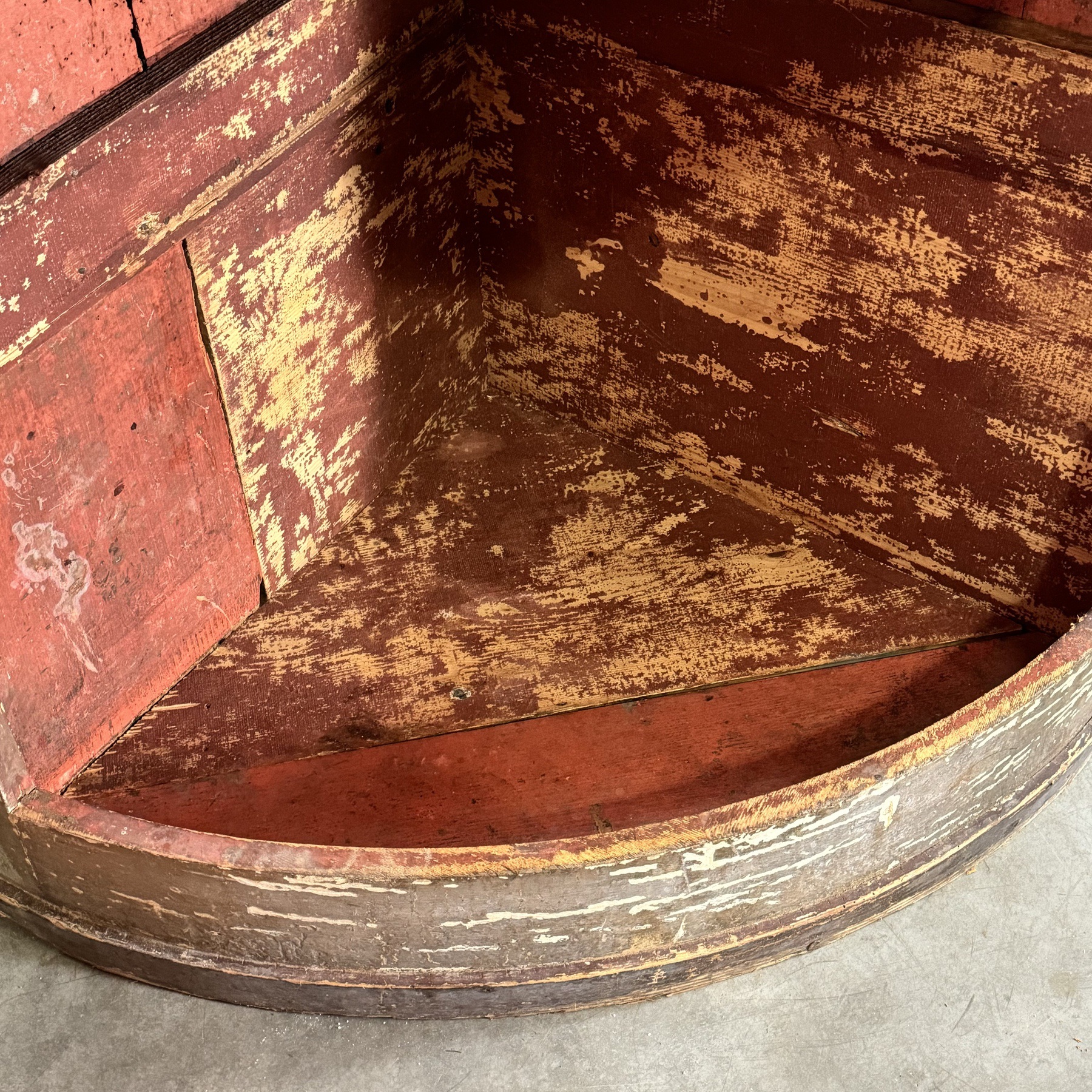 objet-vagabond-corner-cabinet0001