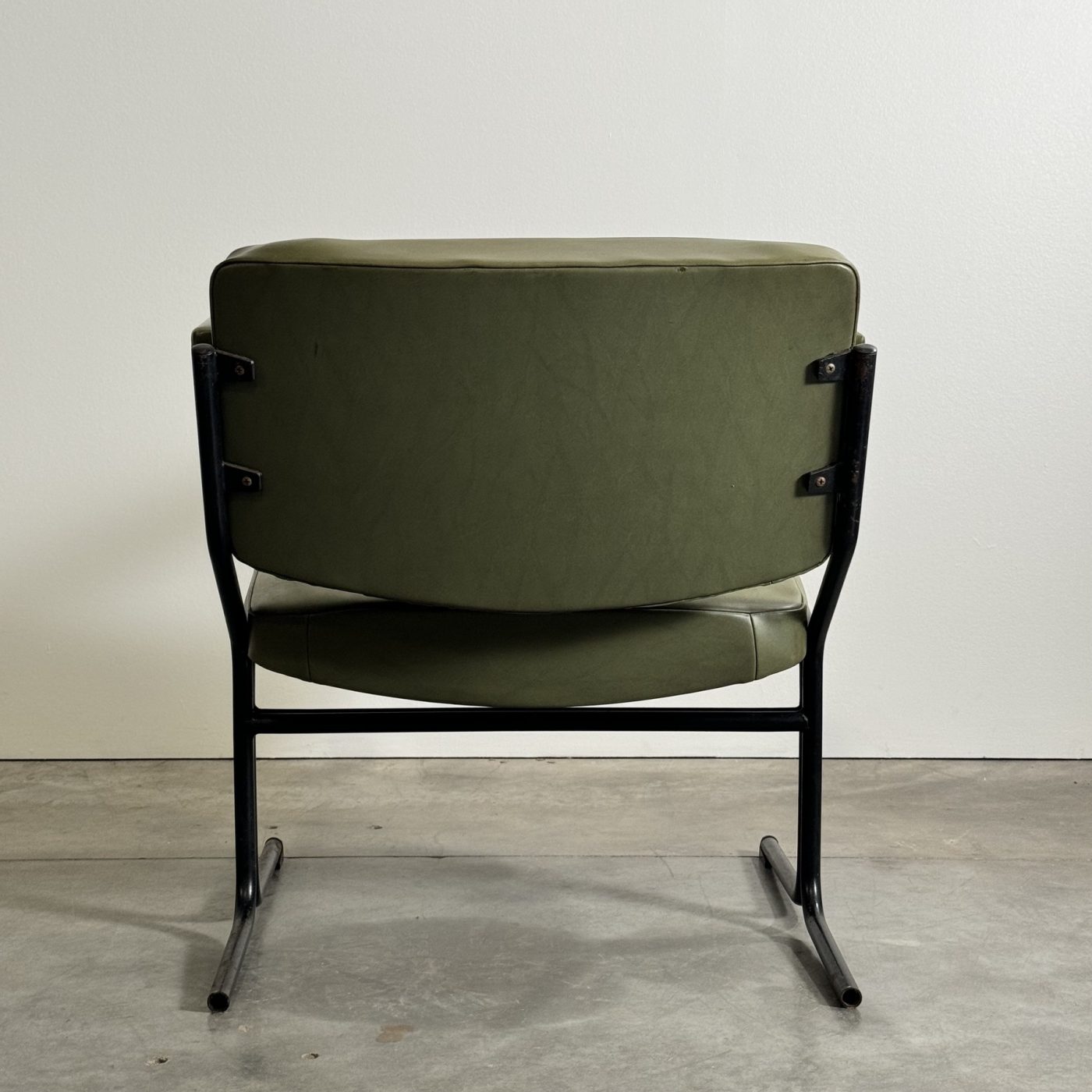 objet-vagabond-midcentury-armchairs0008