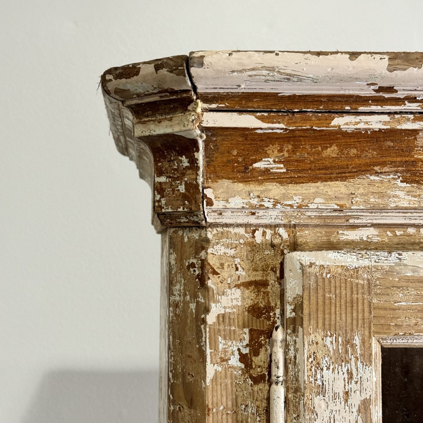 objet-vagabond-painted-cabinet0003