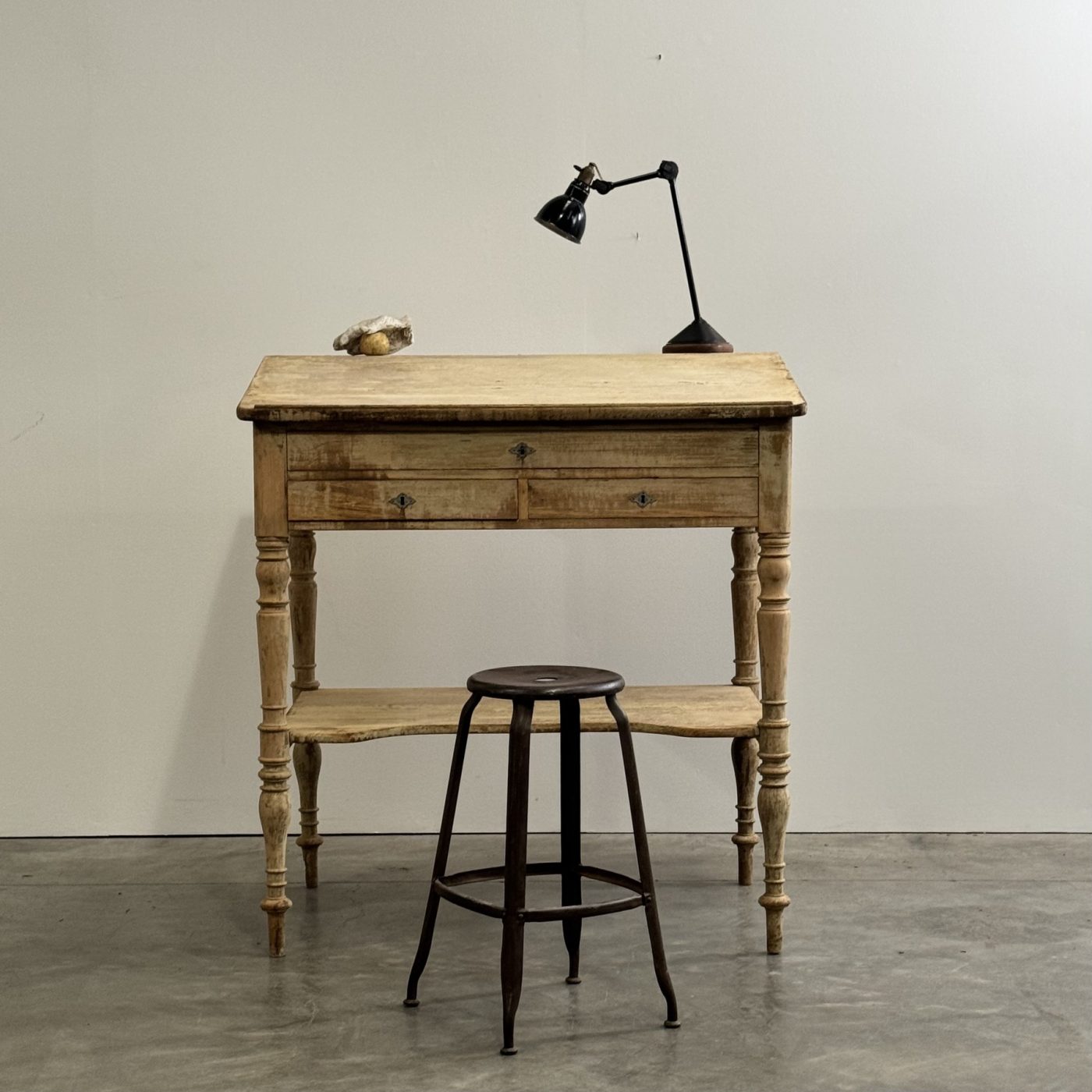 objet-vagabond-painted-desk0001