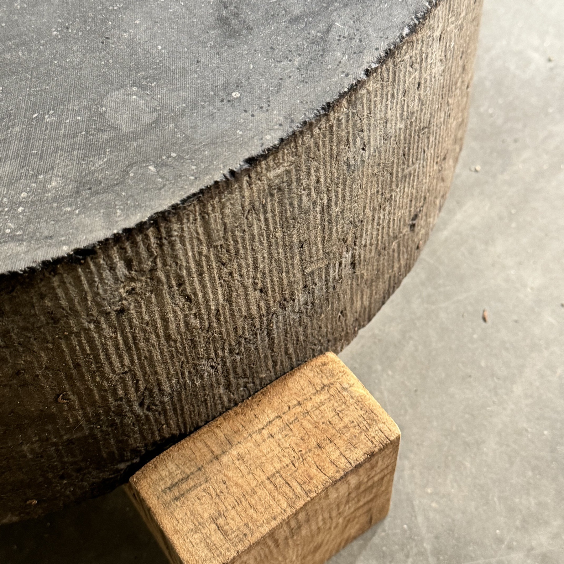 objet-vagabond-stone-coffeetable0000