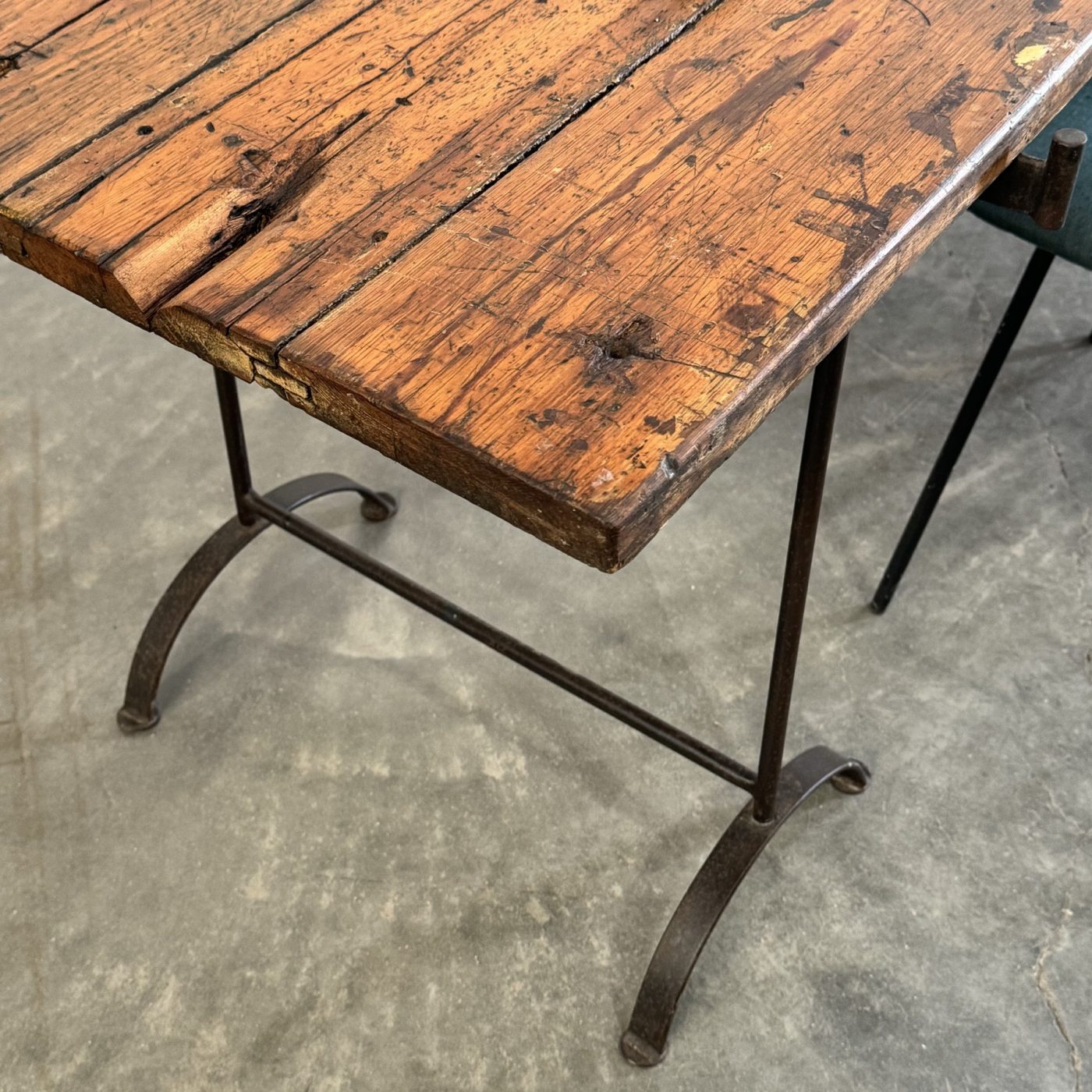 objet-vagabond-trestle-table0009