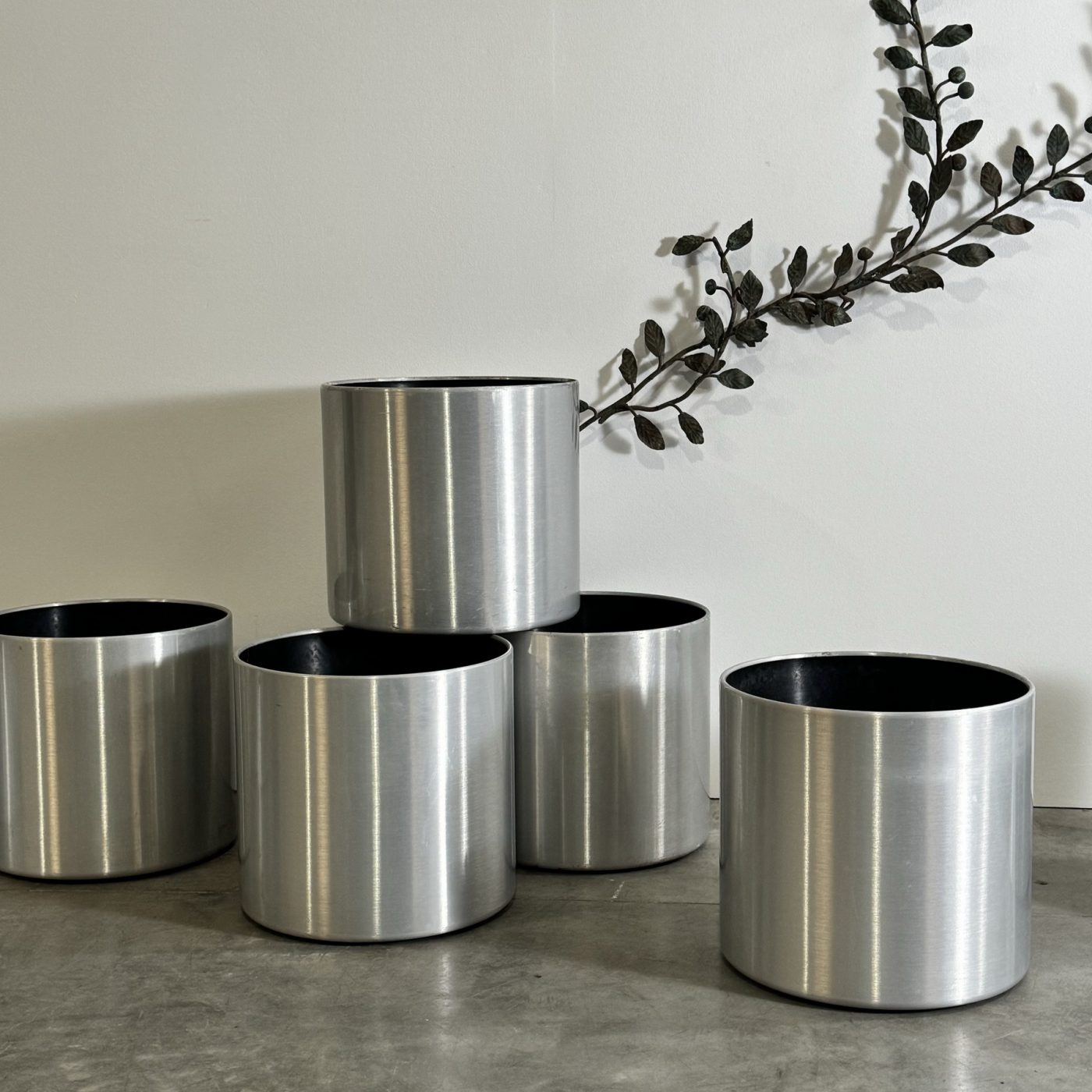 objet-vagabond-vintage-planters0001