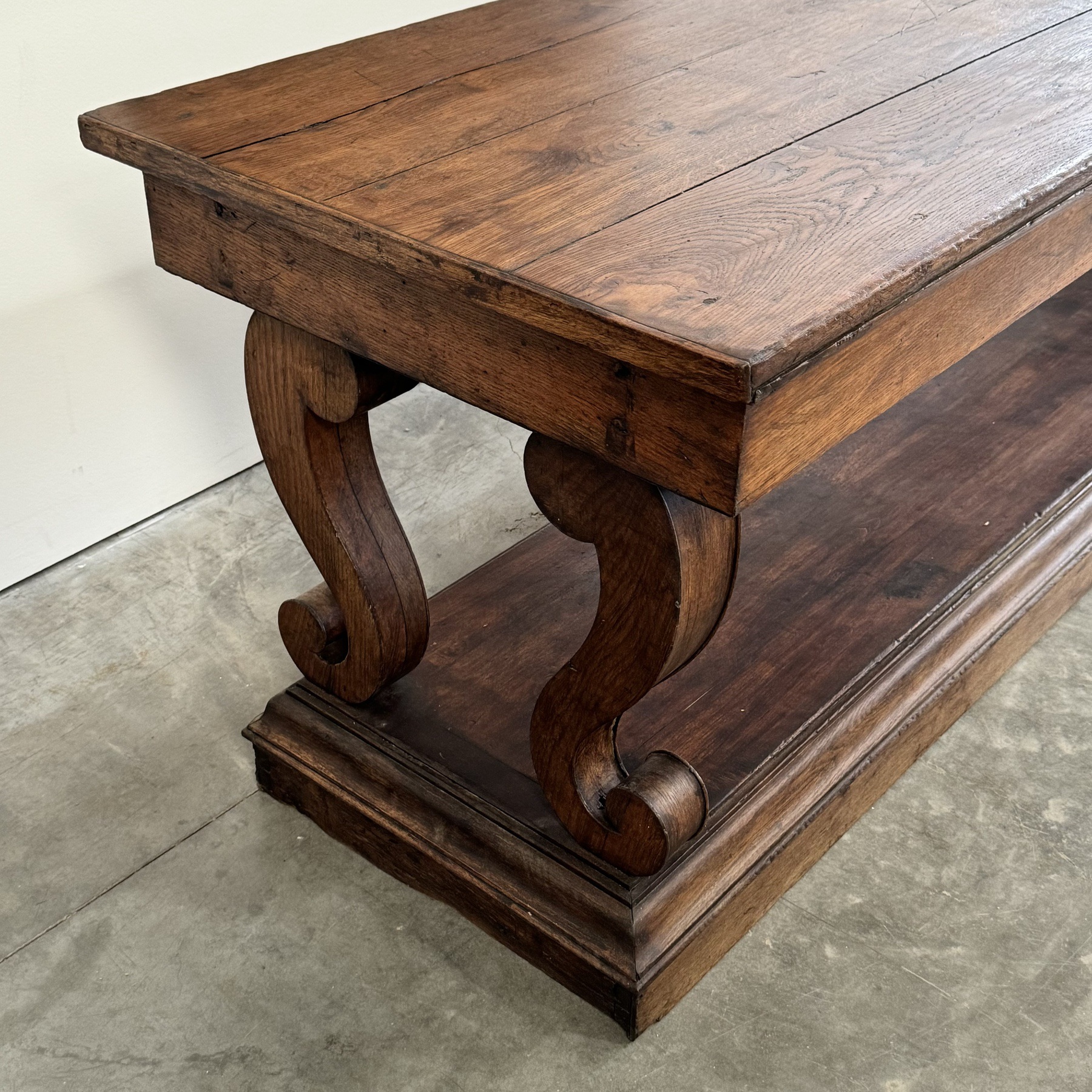 objet-vagabond-draper-table0007