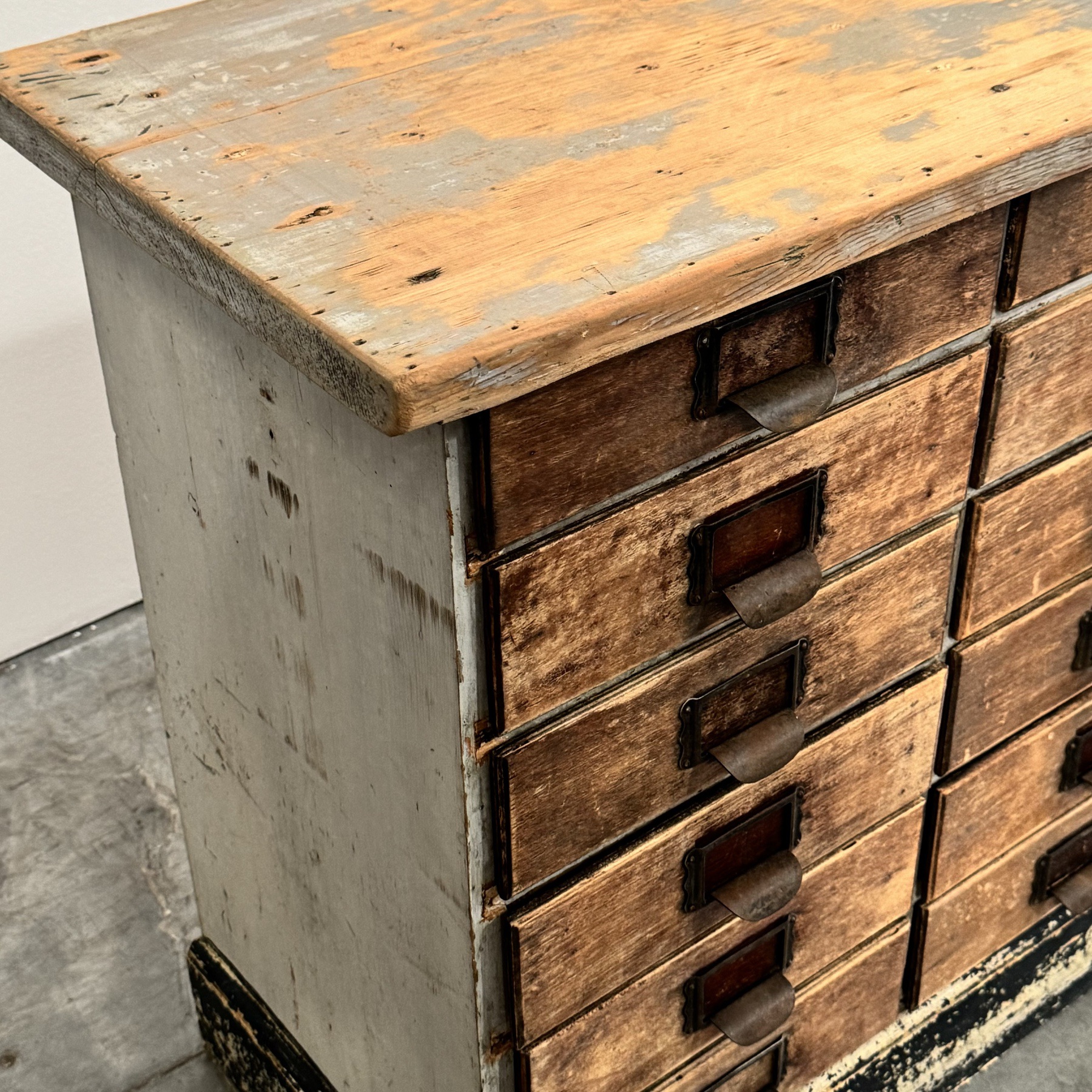 objet-vagabond-industrial-chest0002