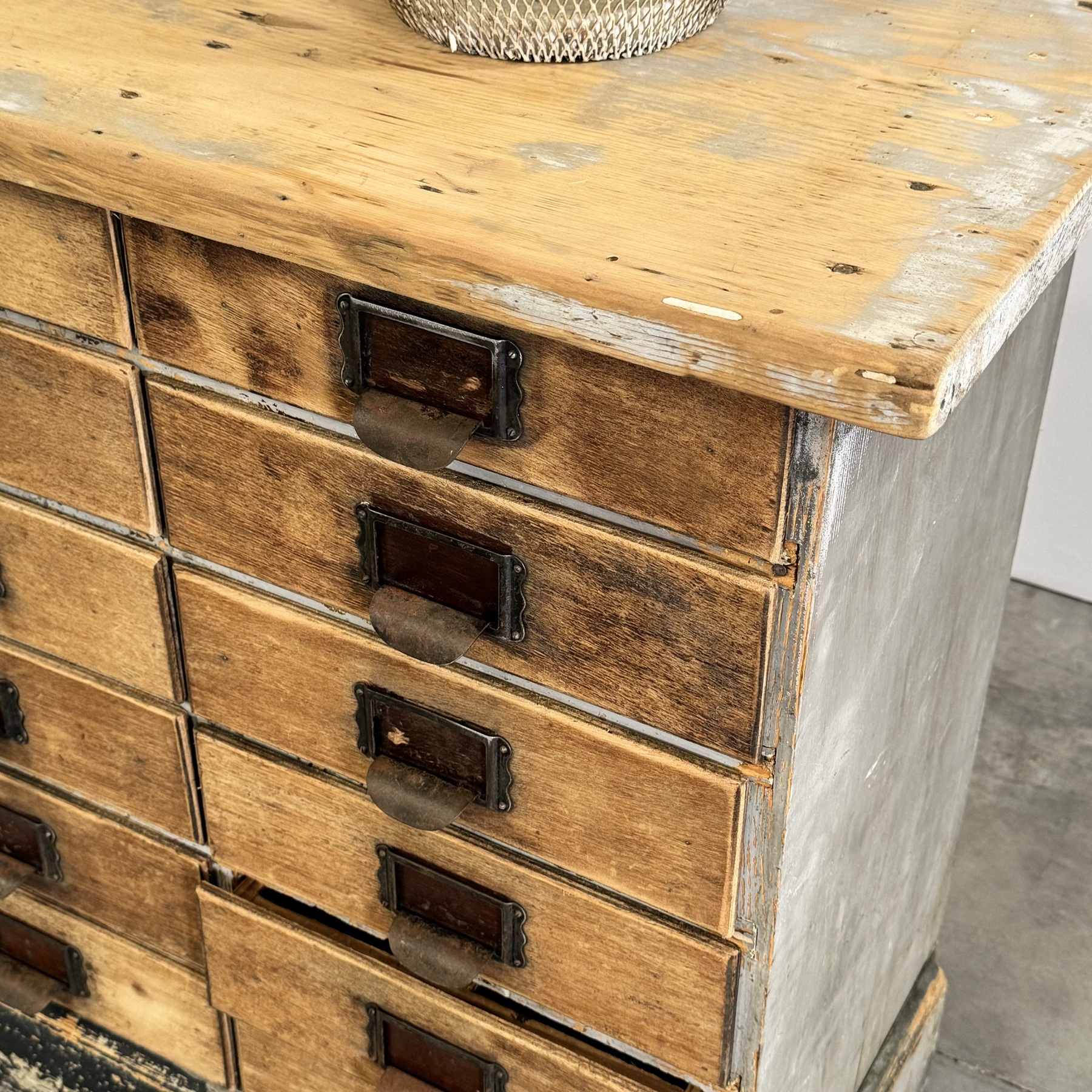 objet-vagabond-industrial-chest0005