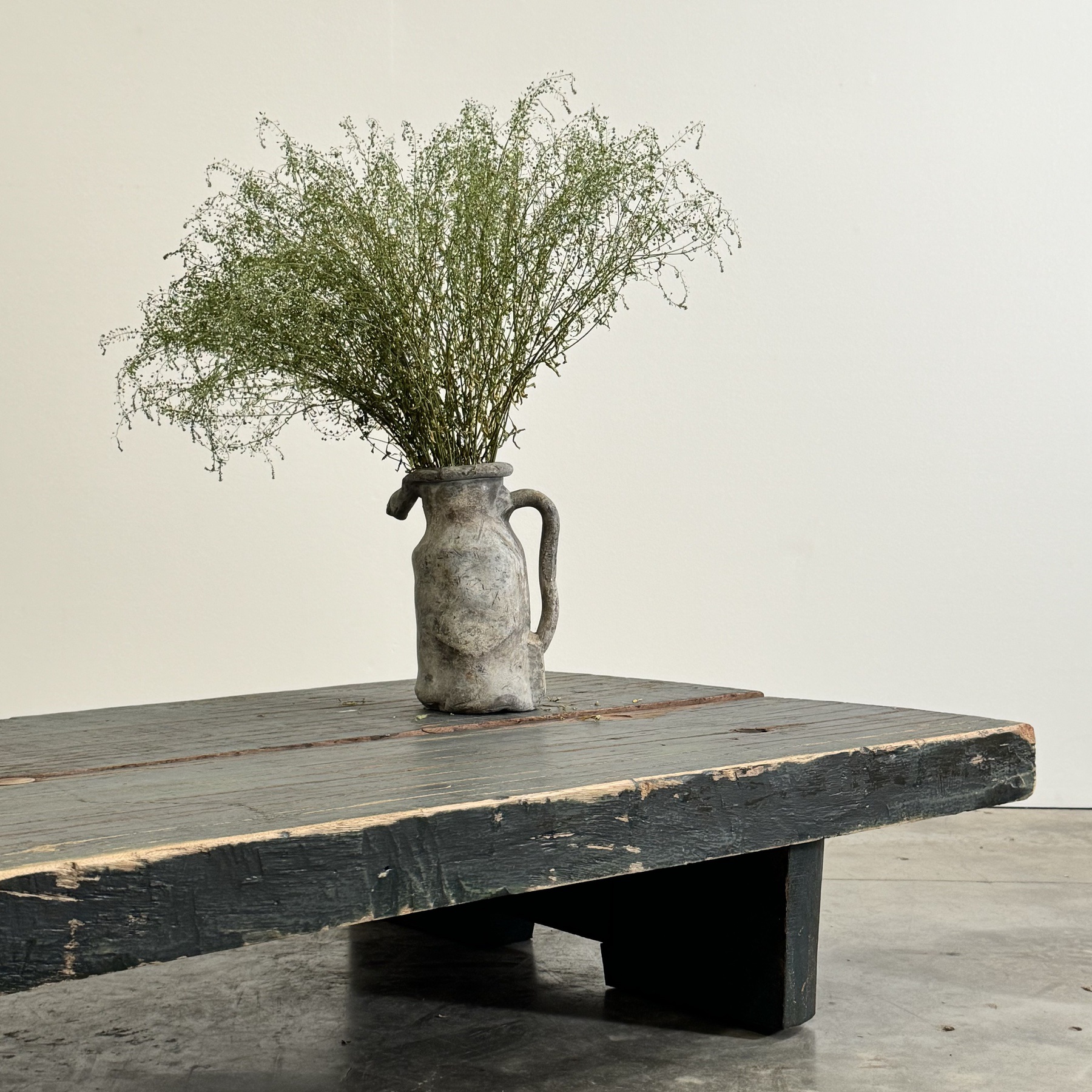 objet-vagabond-painted-coffeetable0000