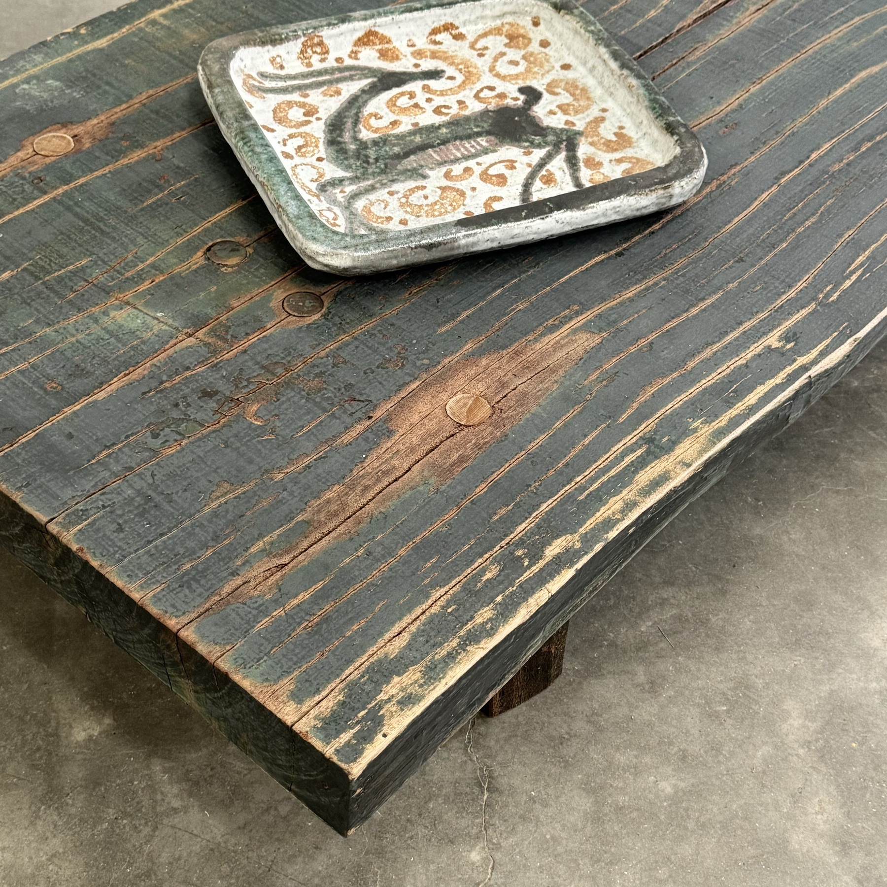 objet-vagabond-painted-coffeetable0001