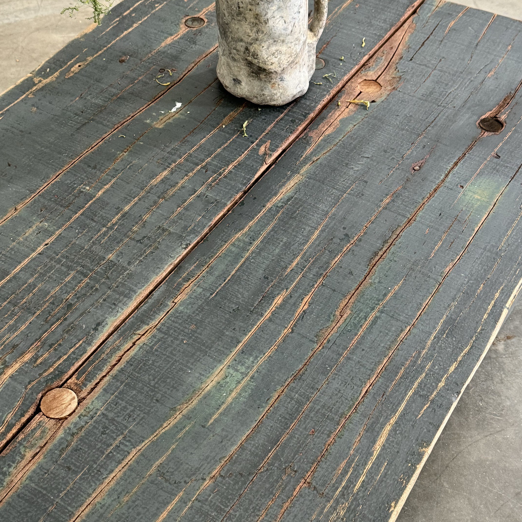 objet-vagabond-painted-coffeetable0002