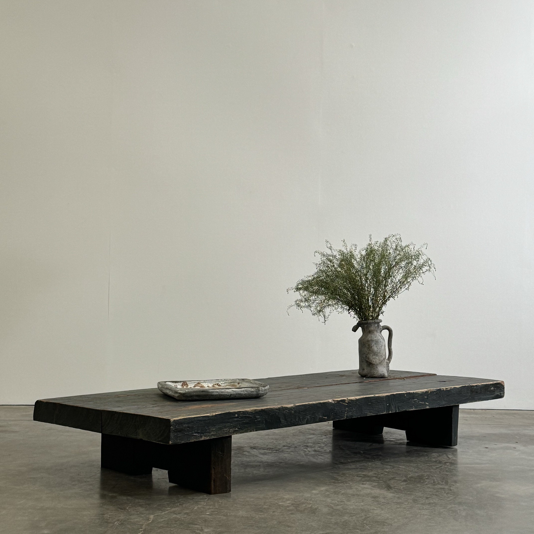 objet-vagabond-painted-coffeetable0005