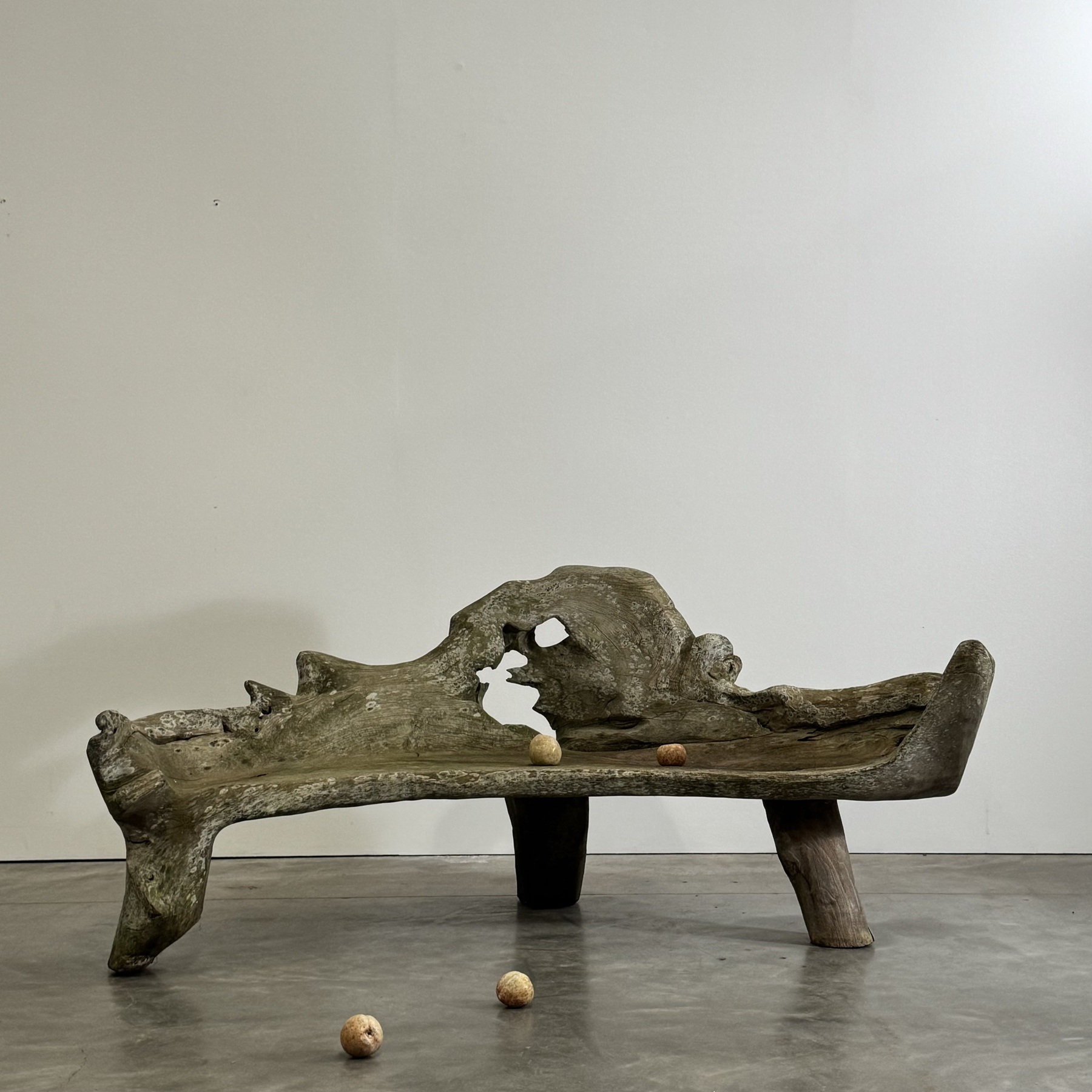 objet-vagabond-primitive-bench0001