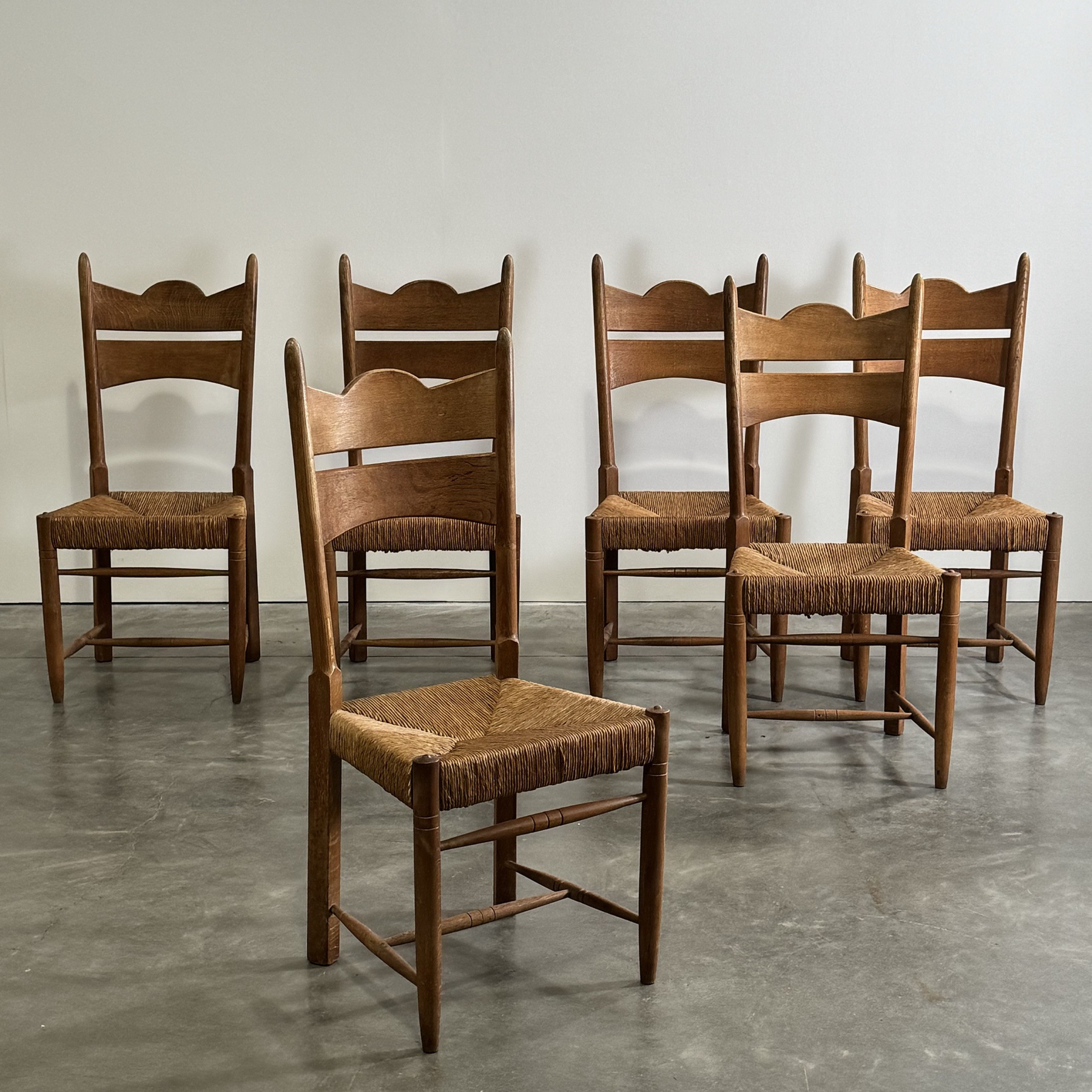 objet-vagabond-rustic-chairs0002