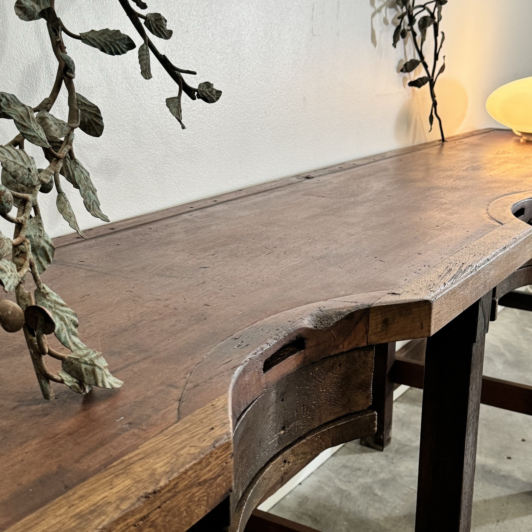 objet-vagabond-worktable-console0002