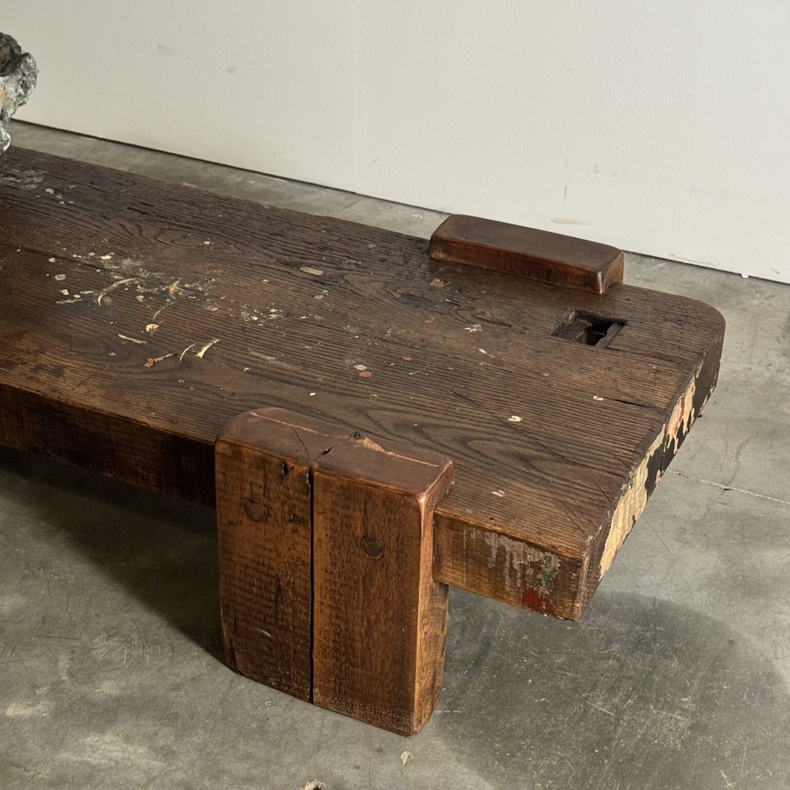 massive coffee table Objet Vagabond — free download